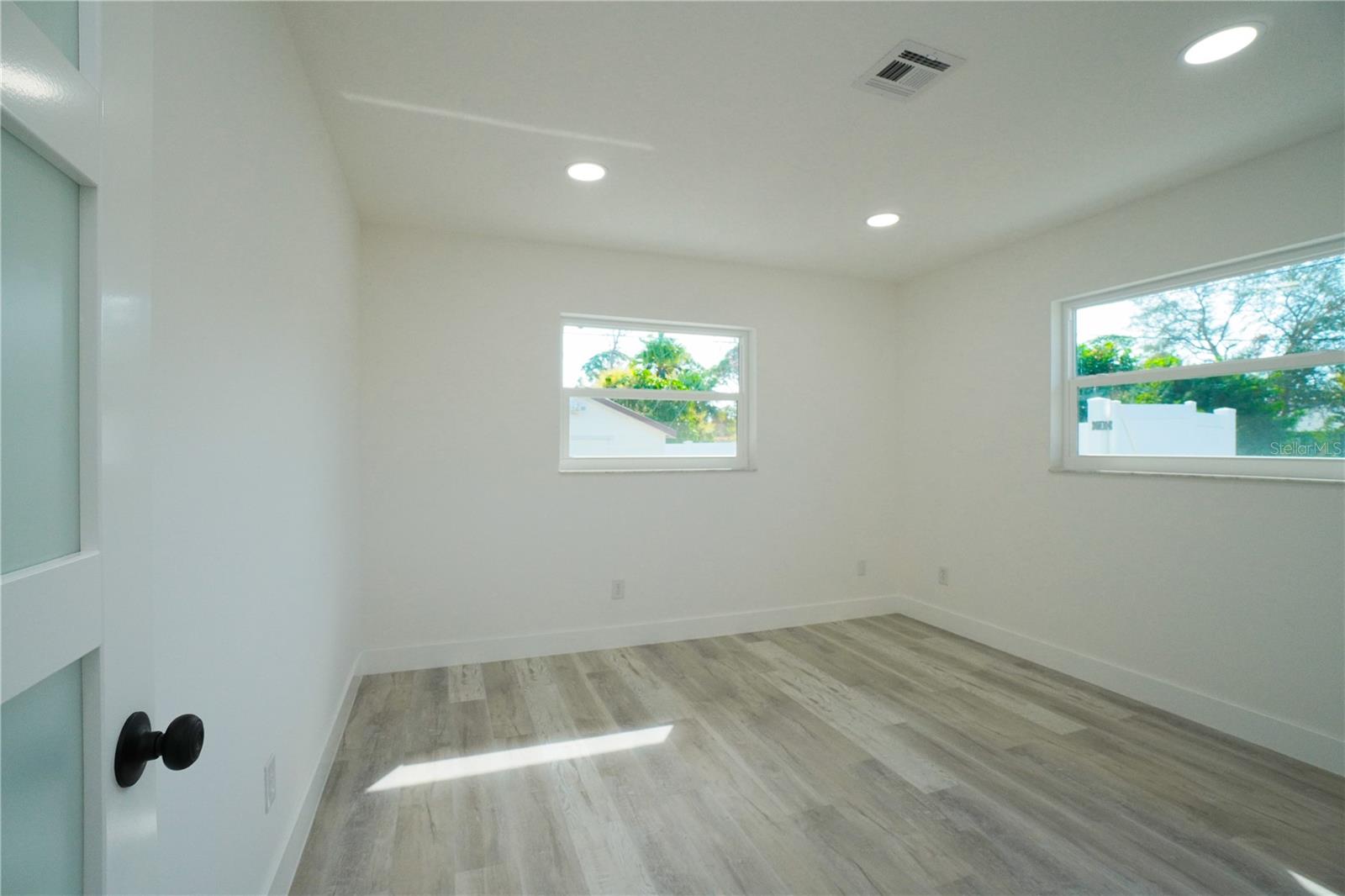 SOUTH VENICE - Residential