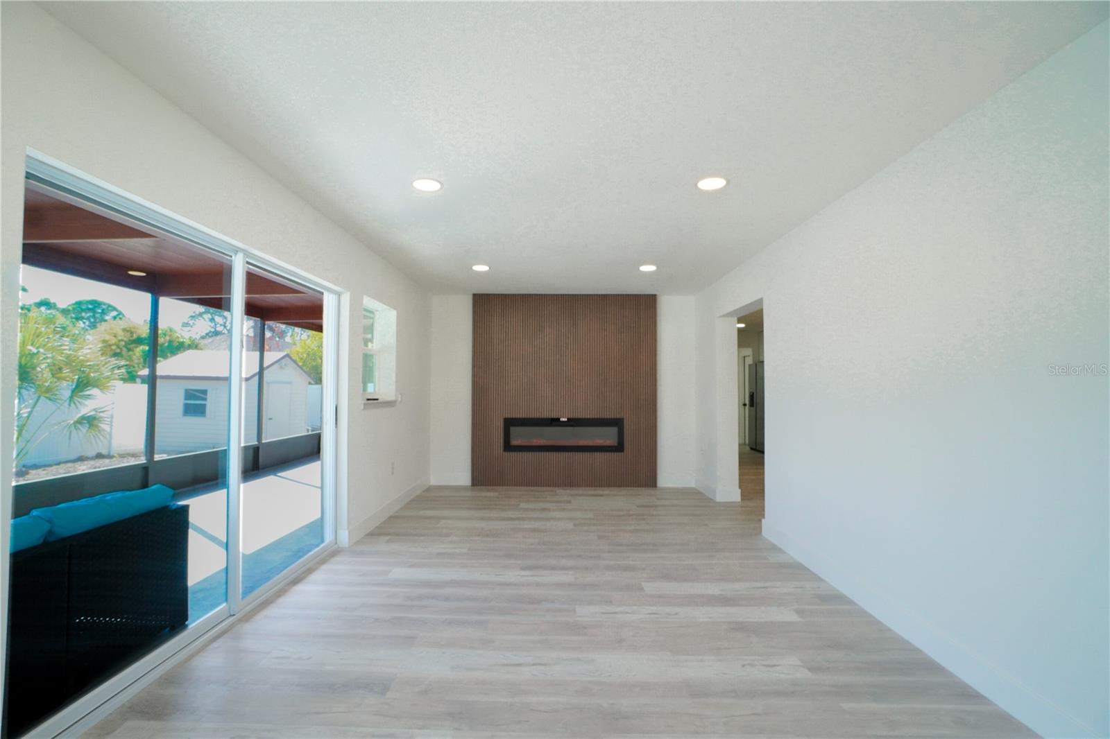 SOUTH VENICE - Residential