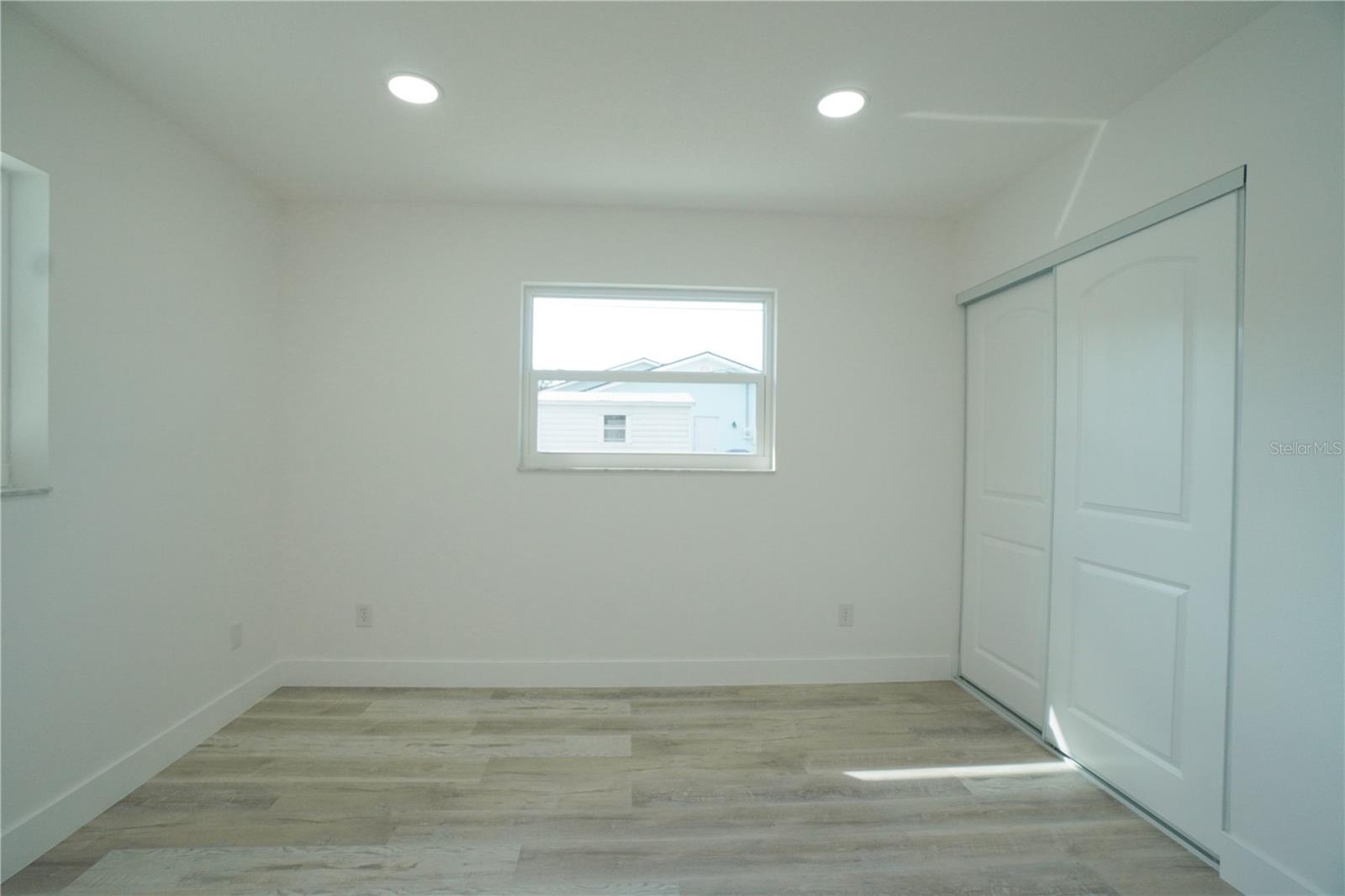 SOUTH VENICE - Residential