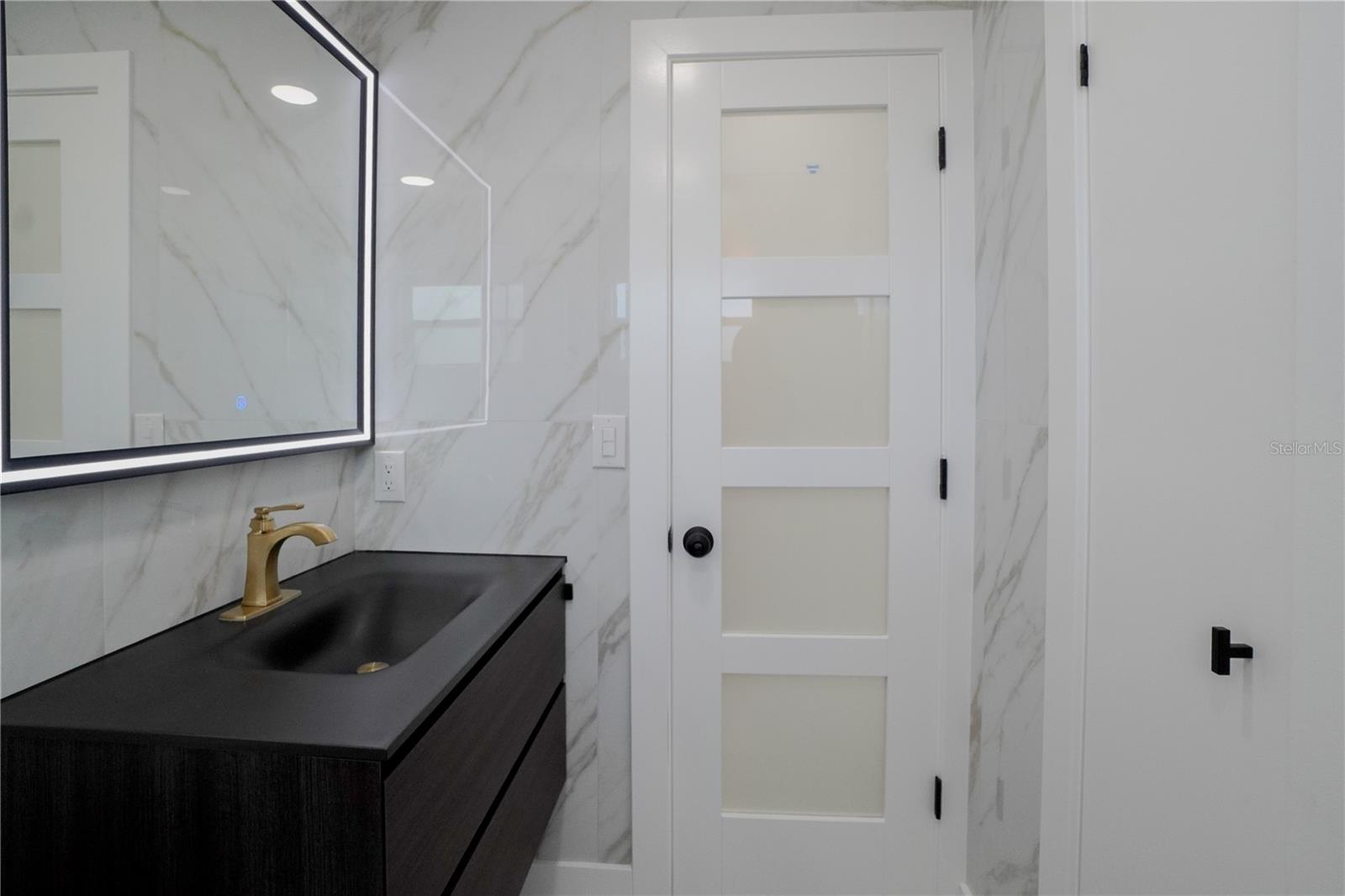 SOUTH VENICE - Residential