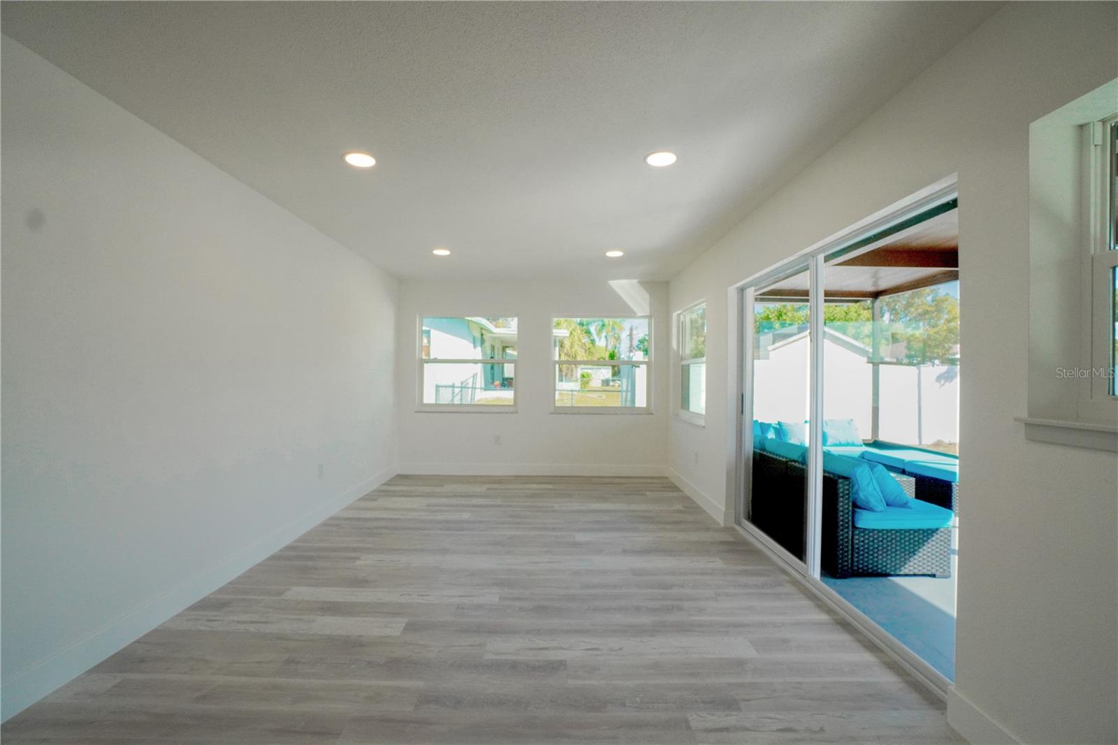 SOUTH VENICE - Residential