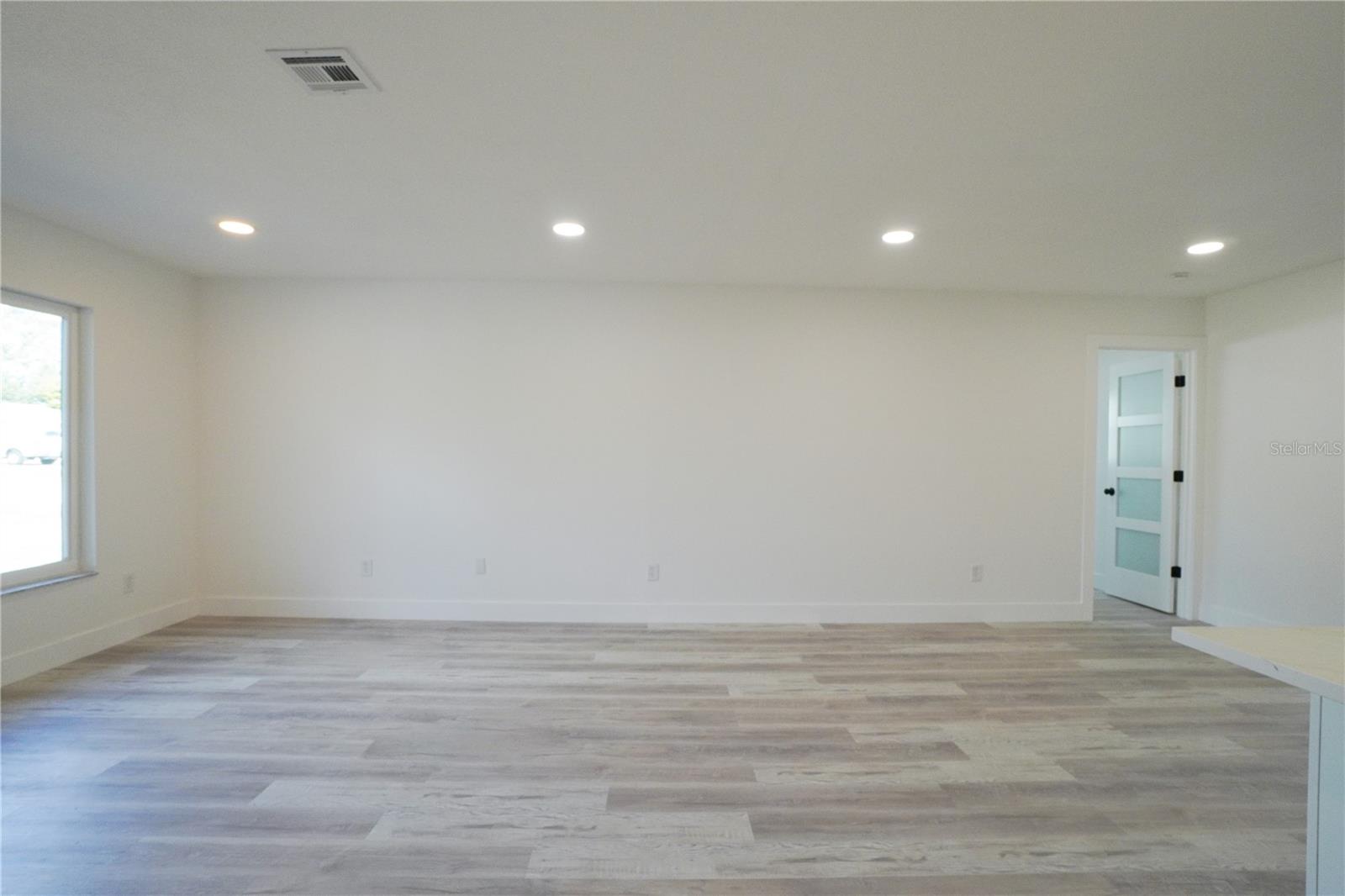 SOUTH VENICE - Residential