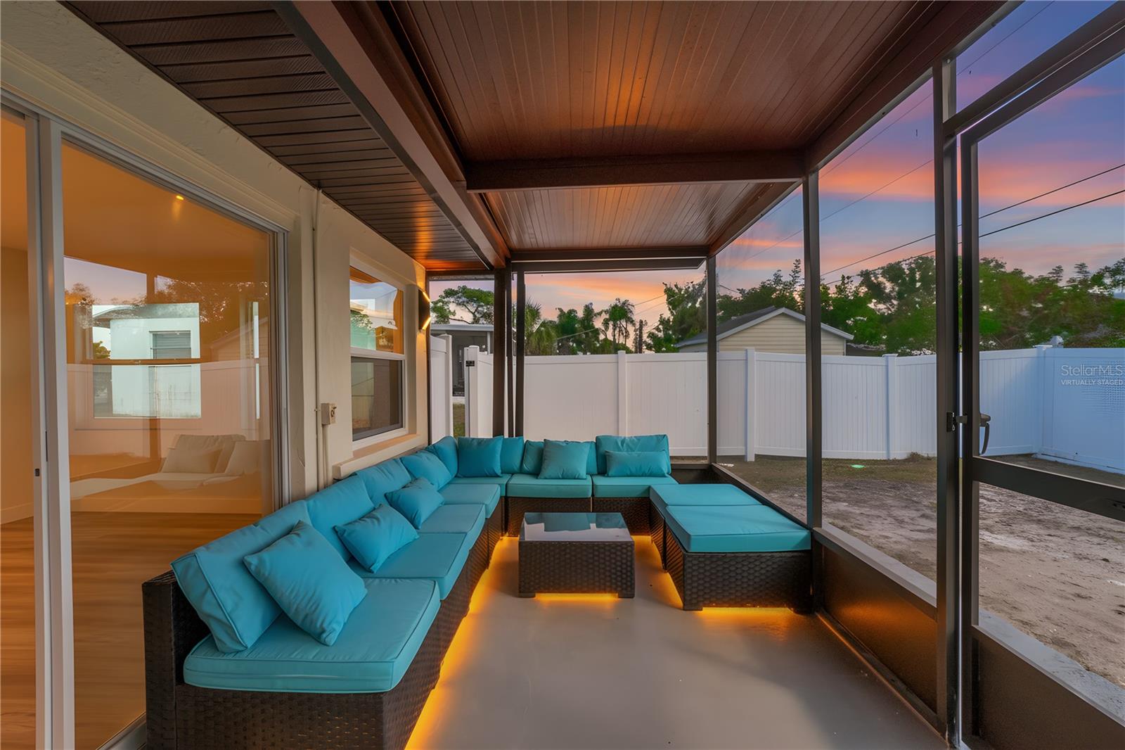 SOUTH VENICE - Residential