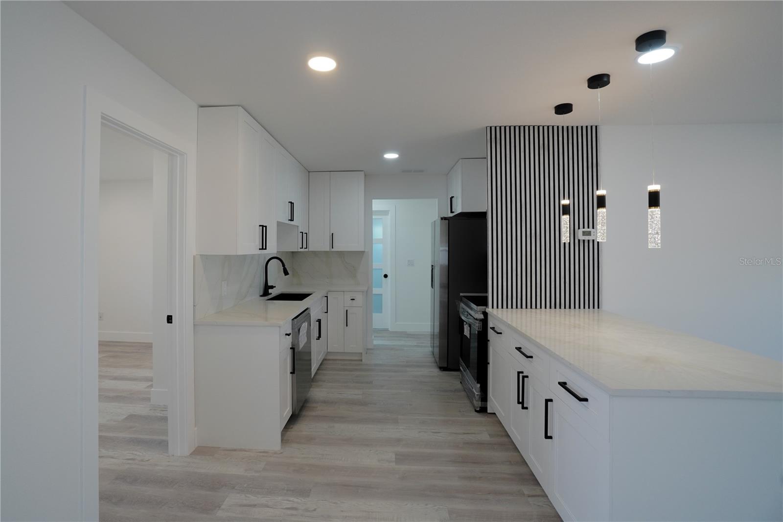 SOUTH VENICE - Residential