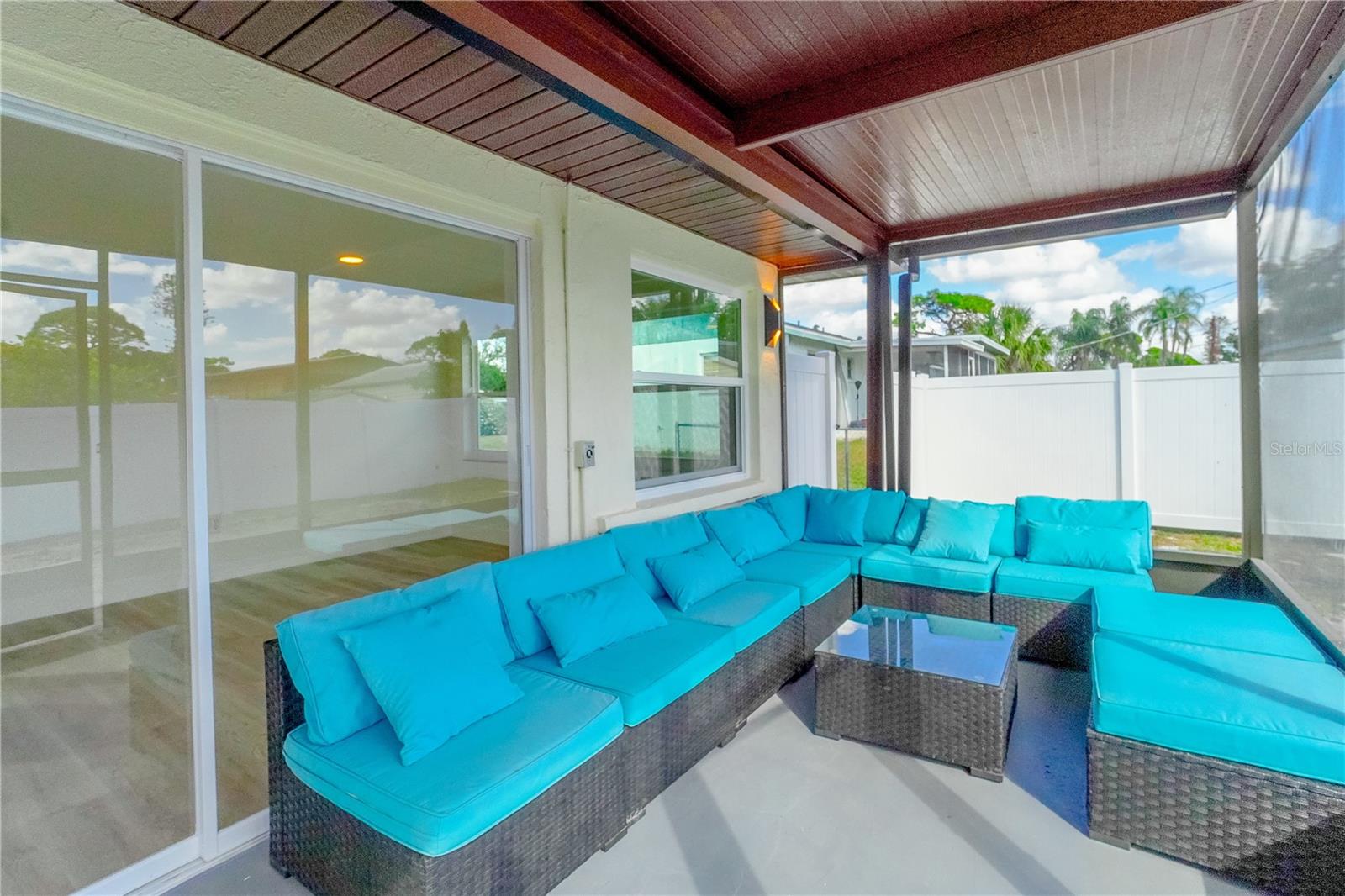 SOUTH VENICE - Residential