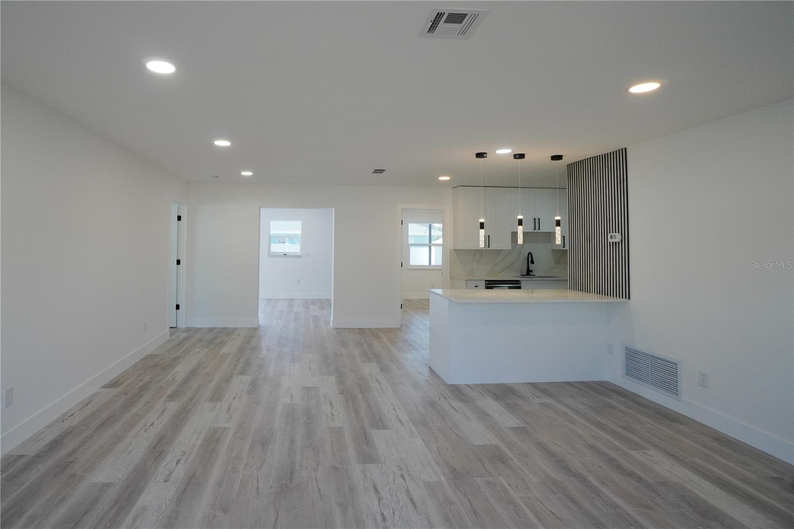 SOUTH VENICE - Residential