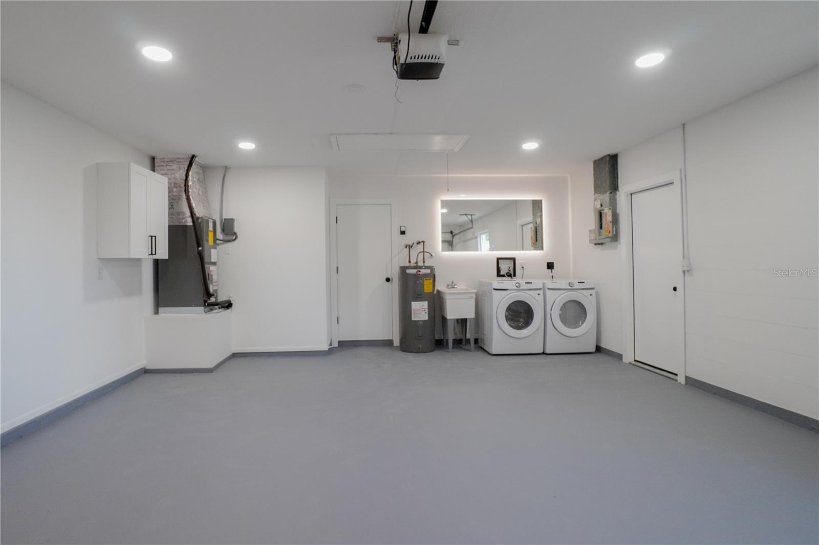 SOUTH VENICE - Residential