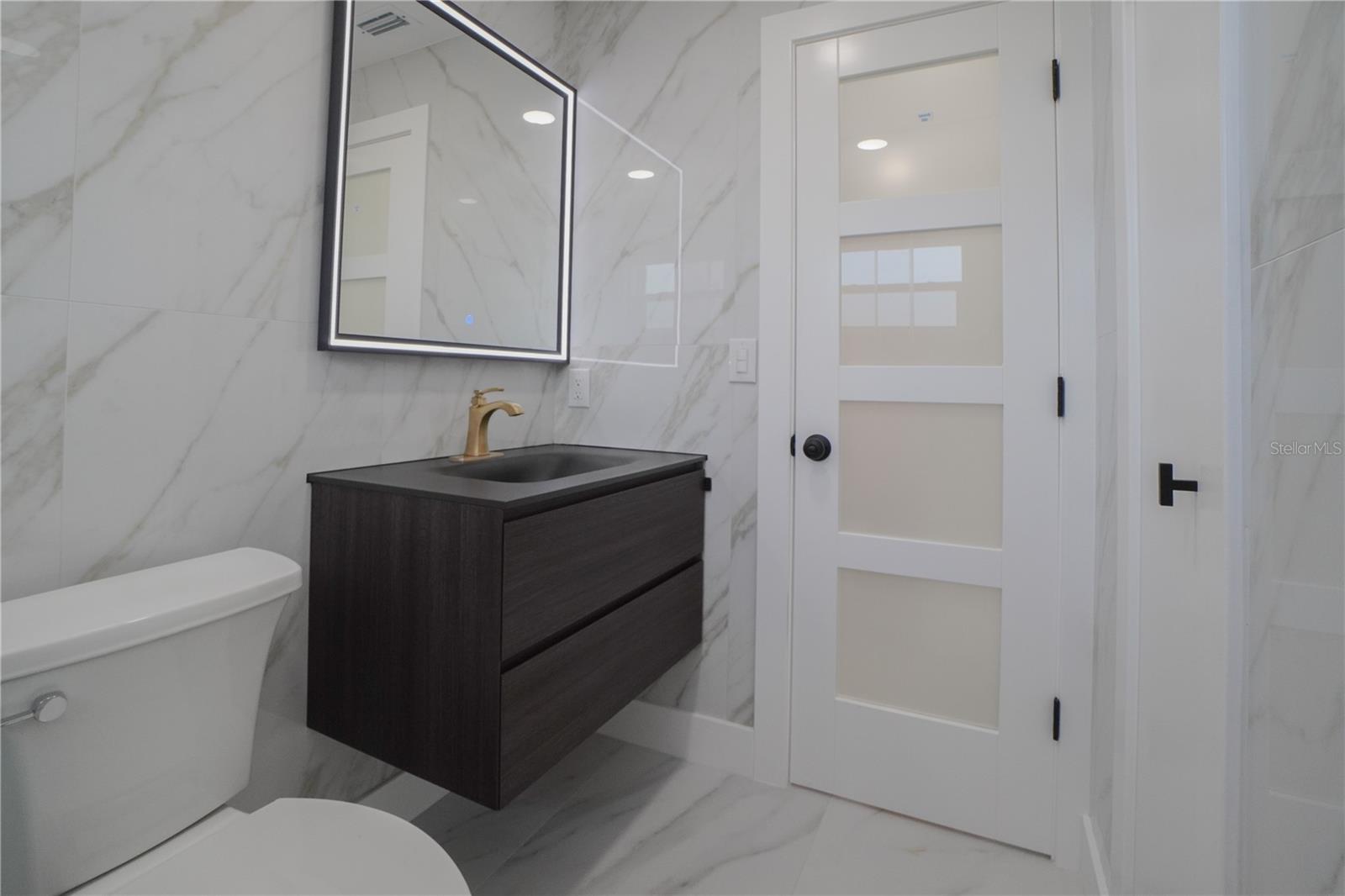 SOUTH VENICE - Residential