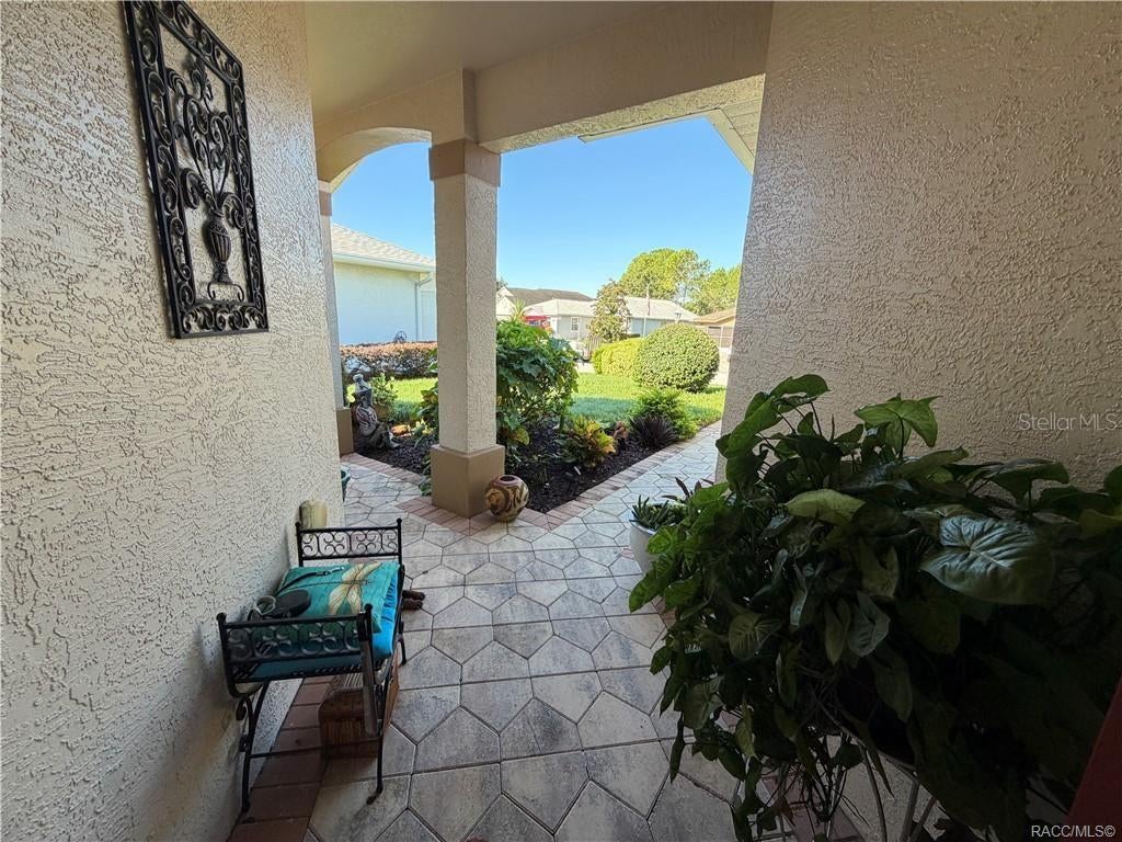 1802 W SHANELLE PATH