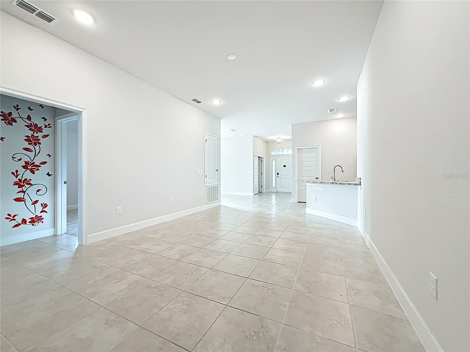 1106 YUMURI STREET