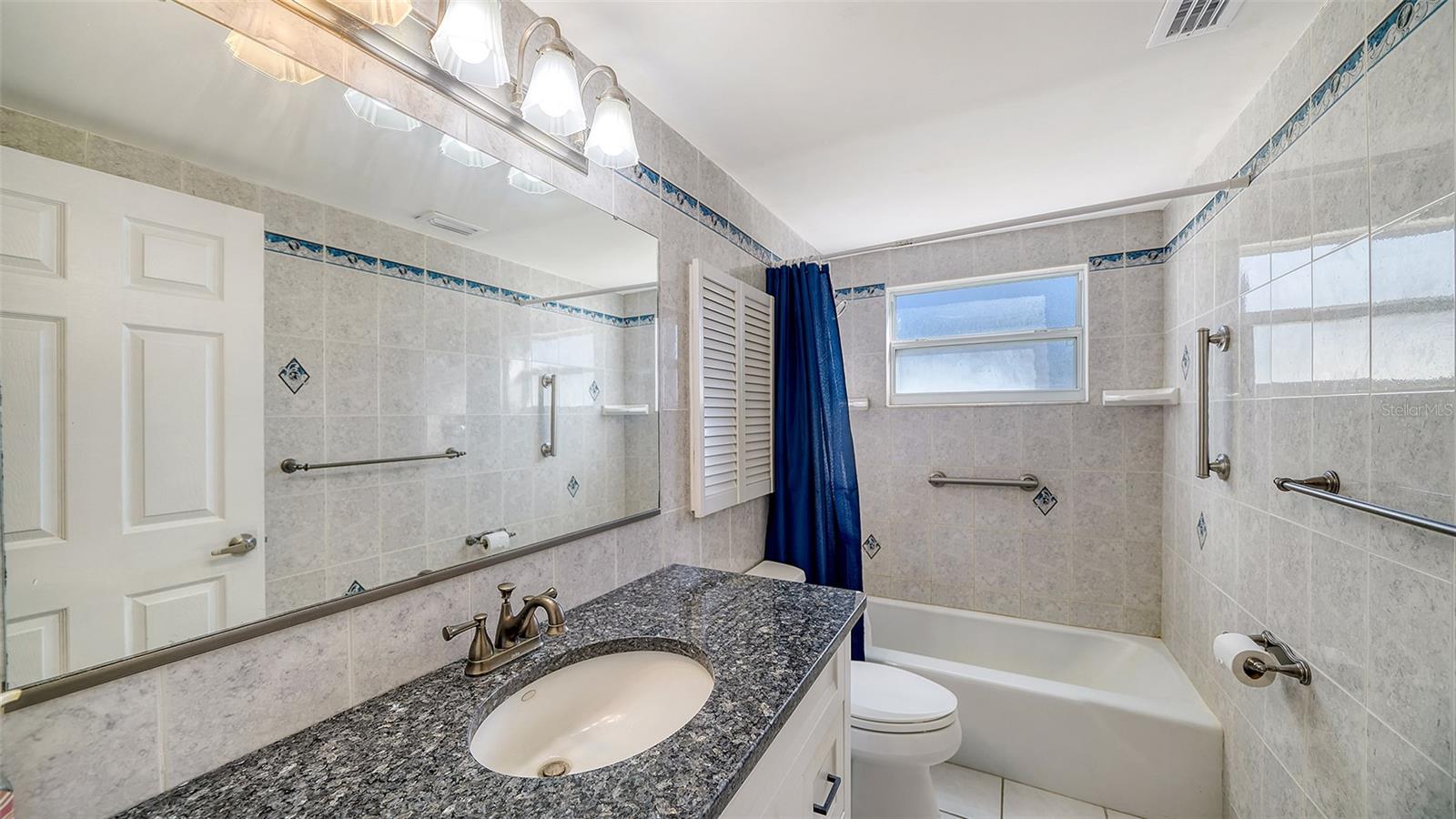 SOUTH VENICE - Residential