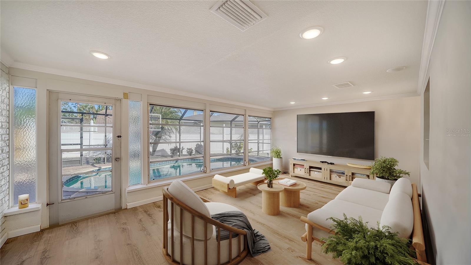 SOUTH VENICE - Residential