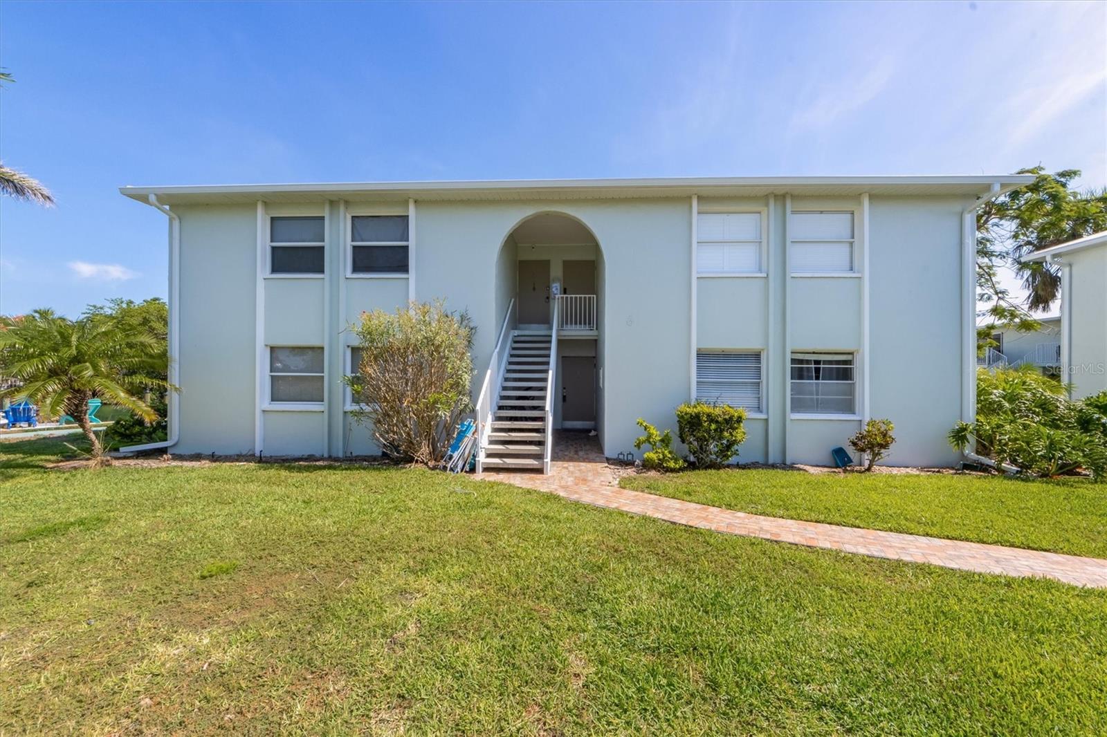 522 PINE AVENUE 6B