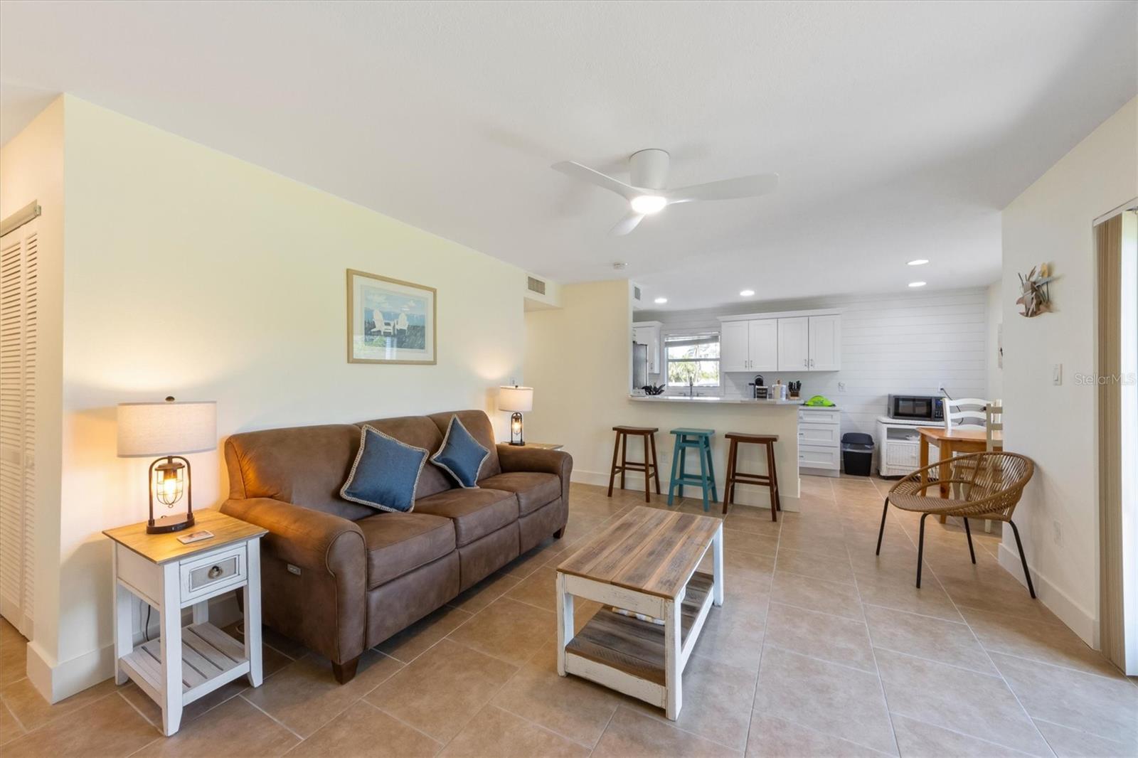 522 PINE AVENUE 6B