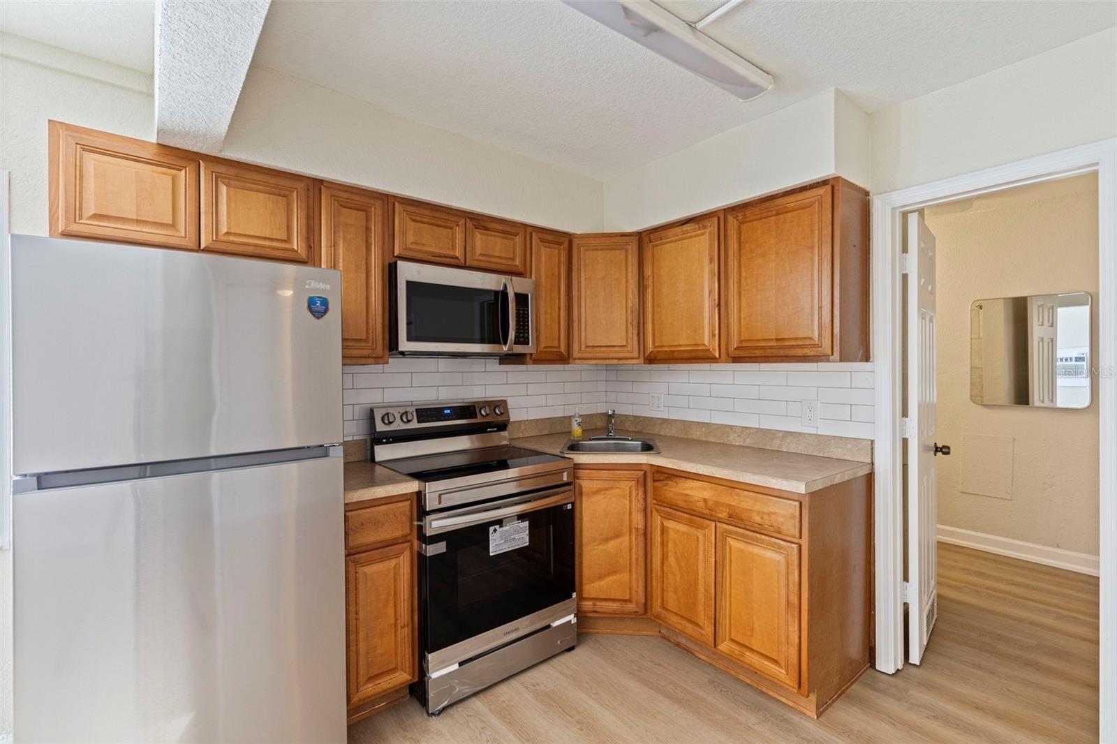 1035 MARTIN LUTHER KING JR.