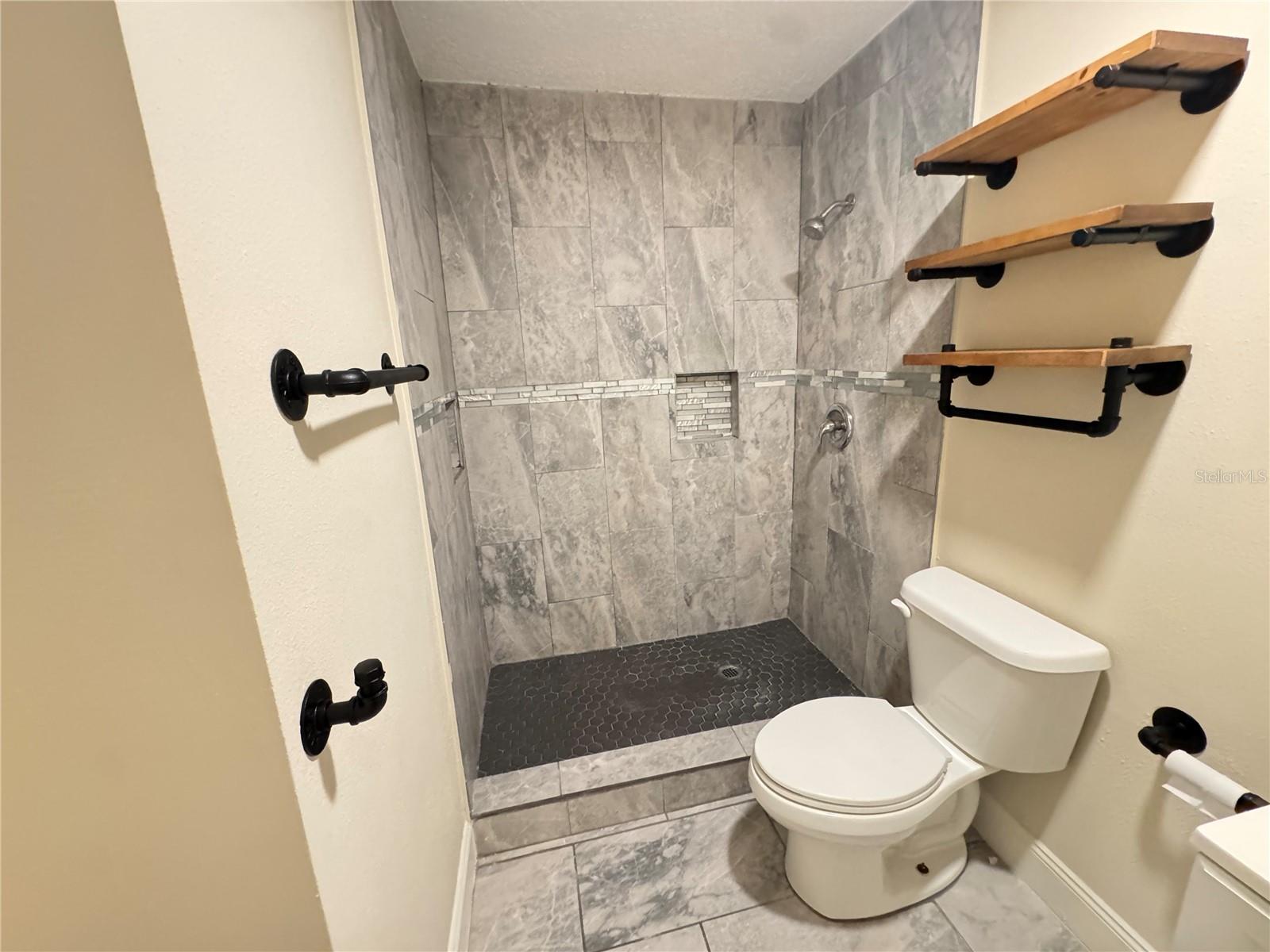 HACKNEY PROP - Residential