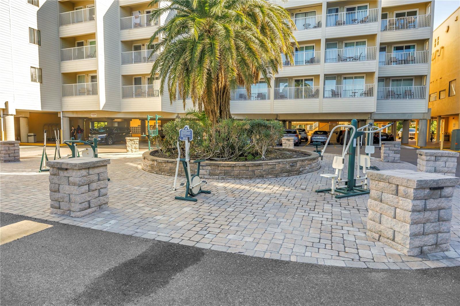 SAILPORT RESORT CONDO ON - Residential