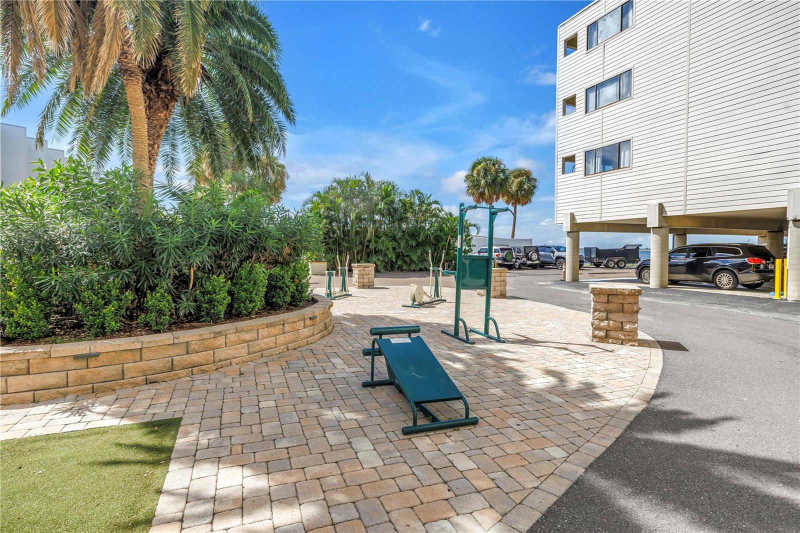 SAILPORT RESORT CONDO ON - Residential