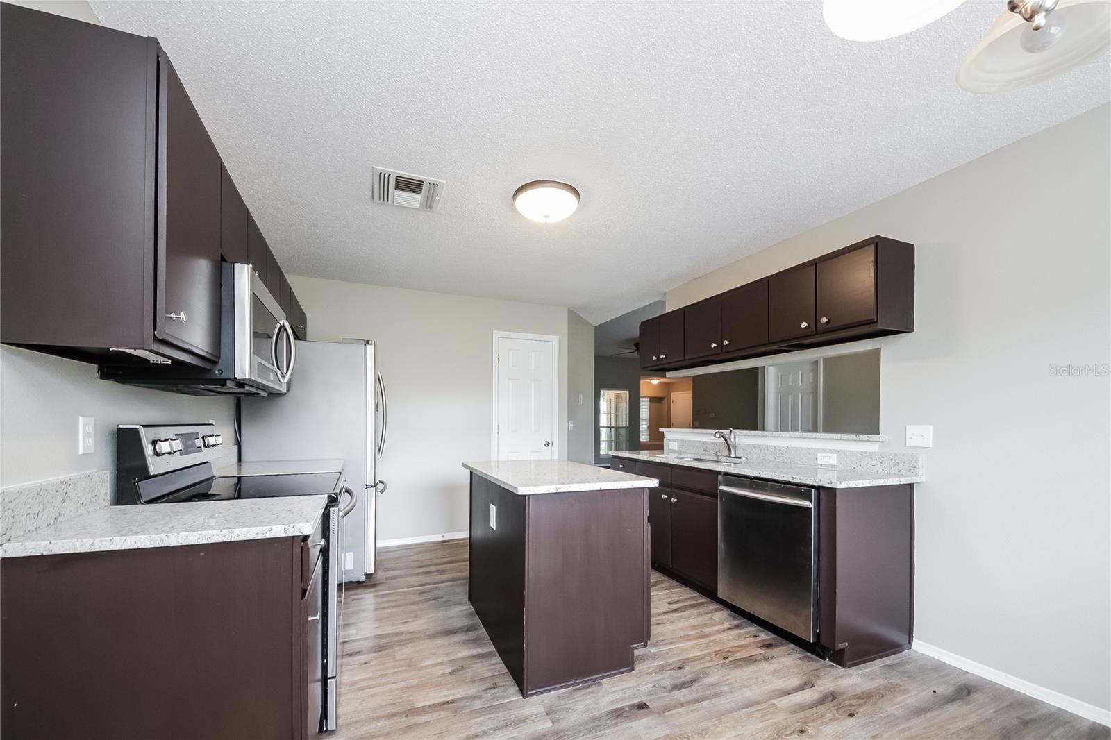 MOUNT DORA DORSET MOUNT DORA PH 02 - Residential Lease