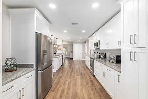 Tiny photo for 4530 SE 14th Street, Ocala, FL 34471 (MLS # OM719608)