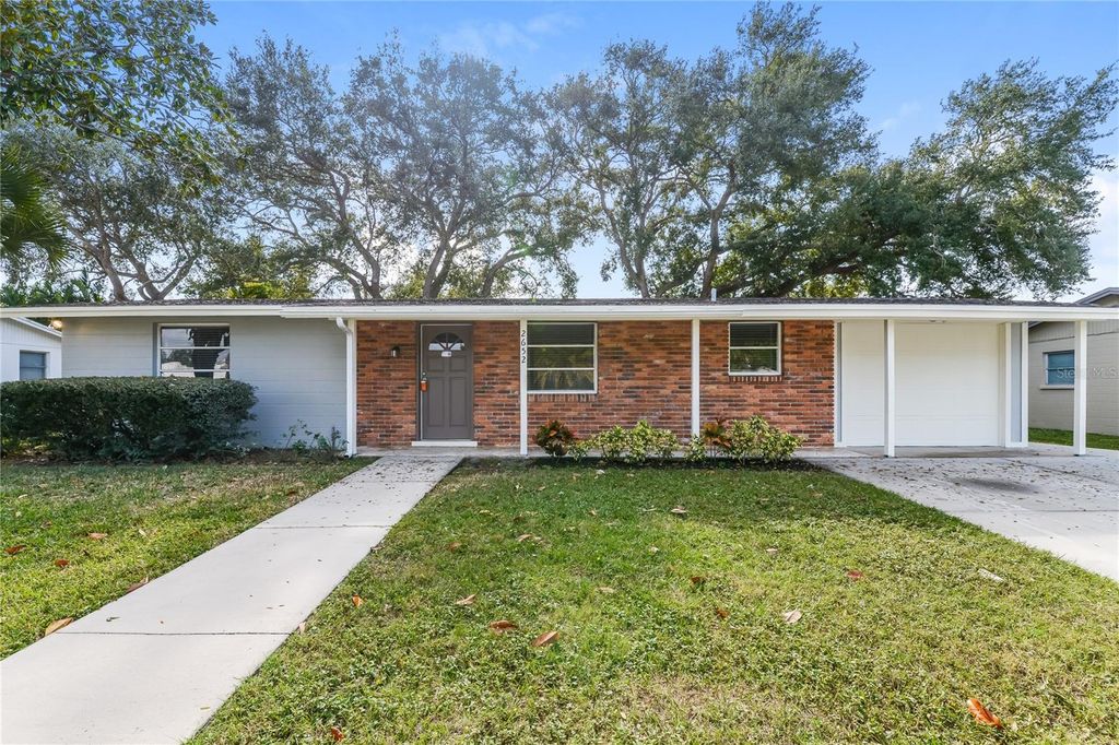 Photo of 2652 White Sands Drive, Sarasota, FL 34231 (MLS # O6384578)