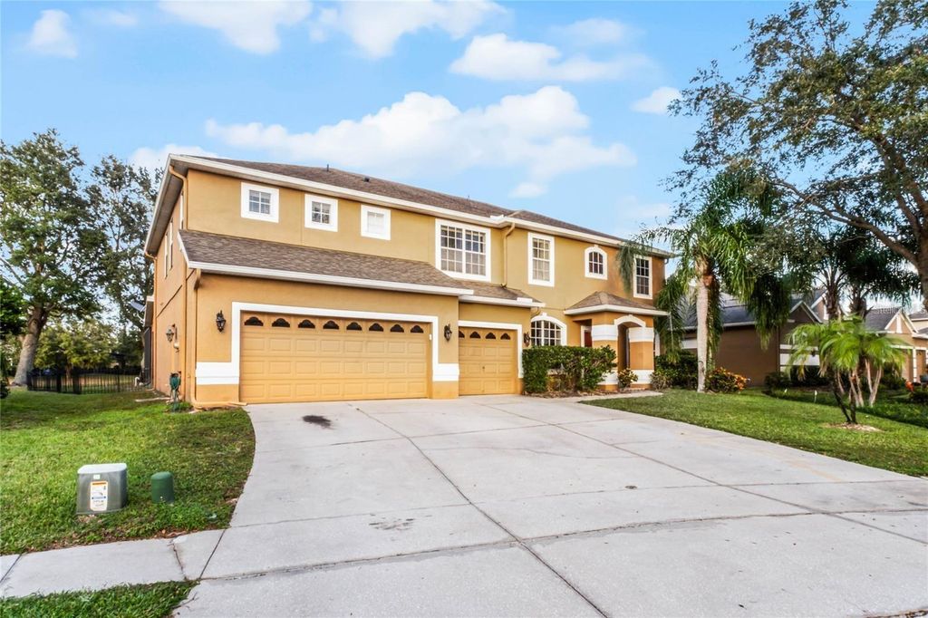 Photo of 7621 Brightwater Place, Oviedo, FL 32765 (MLS # O6384449)