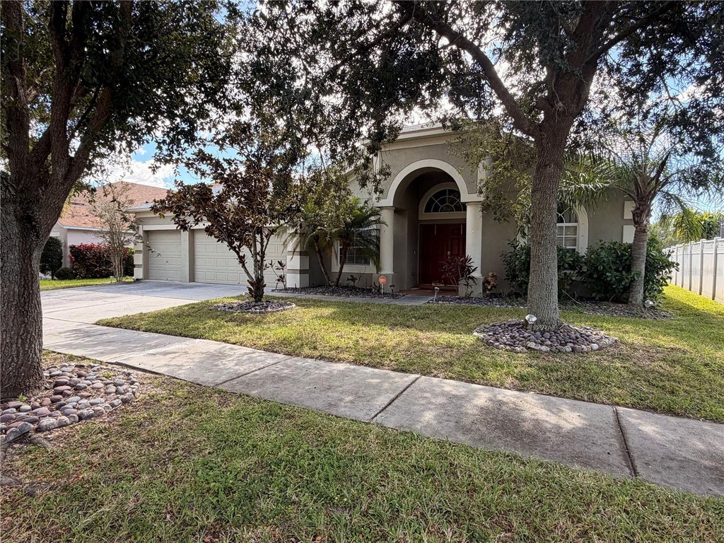 Photo of 2642 Yukon Cliff Drive, Ruskin, FL 33570 (MLS # TB8561568)