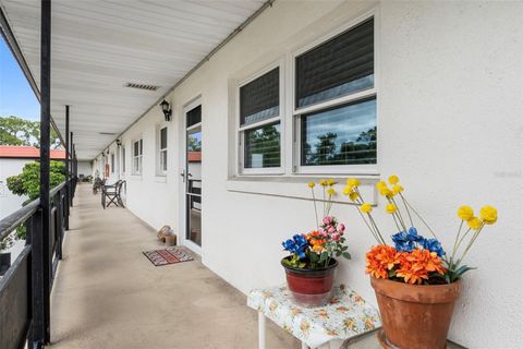 A home in WINTER HAVEN