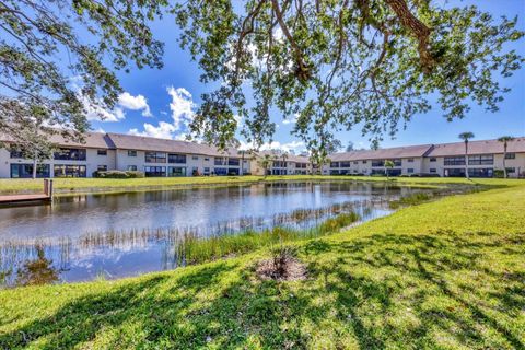 Photo of 275 Mission Trail W #G, Venice, FL 34285 (MLS # N6137439)