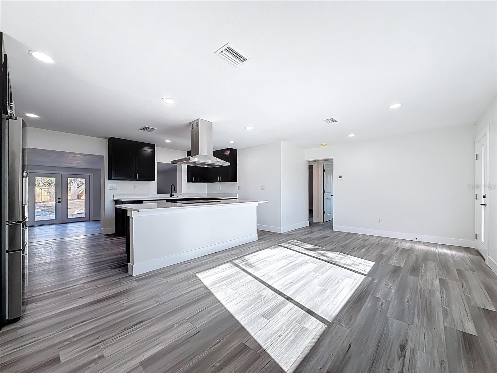 LAMPARILLA SUB - Residential