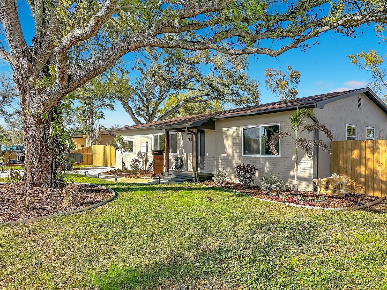 LAMPARILLA SUB - Residential