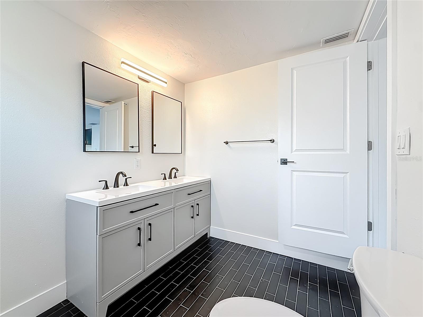 LAMPARILLA SUB - Residential