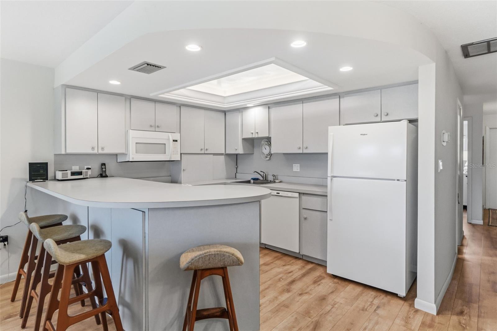 WHITNEY BEACH - Residential