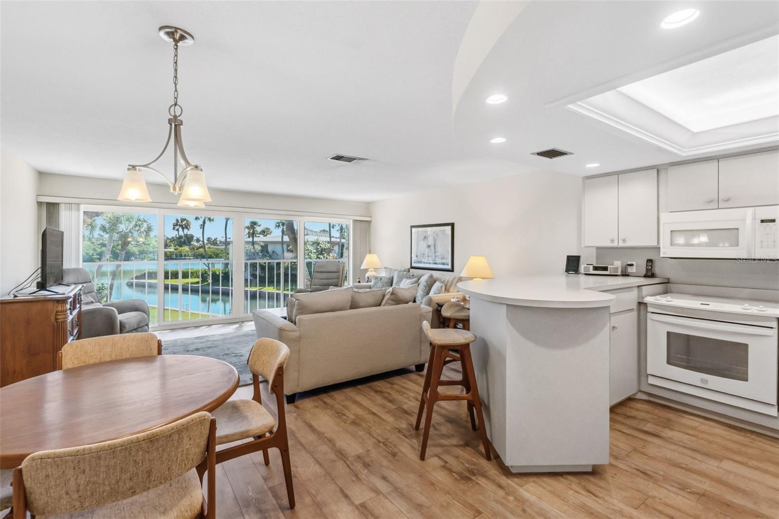 WHITNEY BEACH - Residential