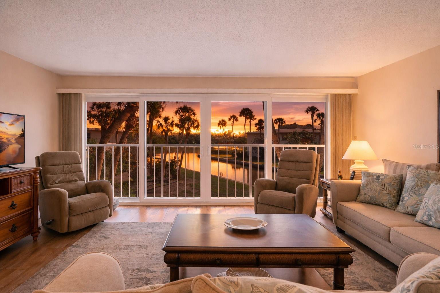 WHITNEY BEACH - Residential