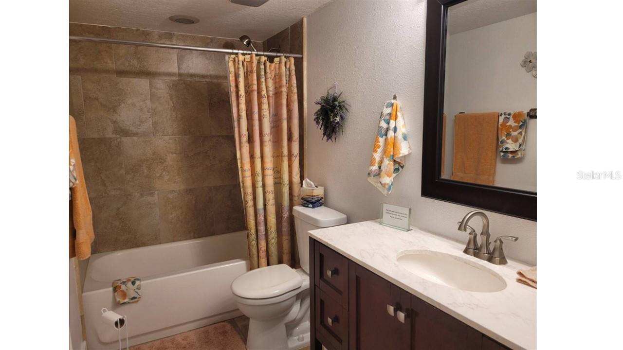 GRENELEFE CAMELOT CONDO PH 03 - Residential