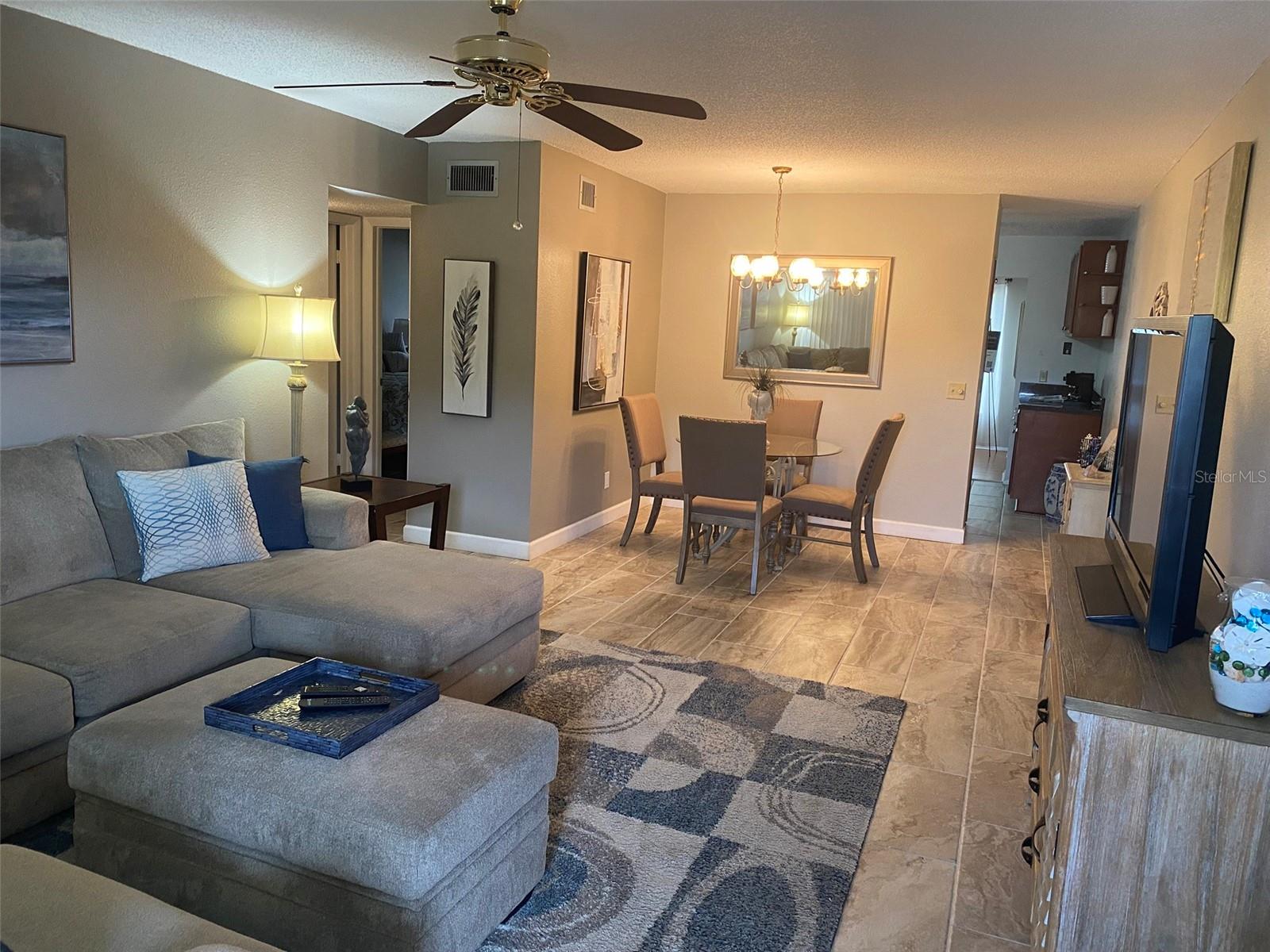 ON TOP OF THE WORLD - Residential