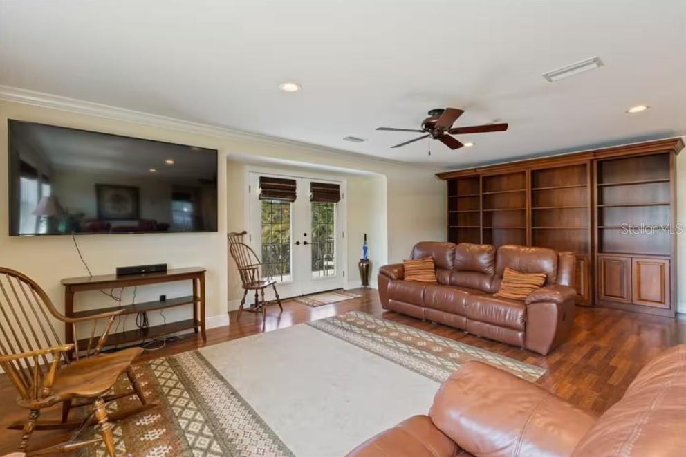 PINE SHORES ESTATE 4TH SEC - Residential Lease