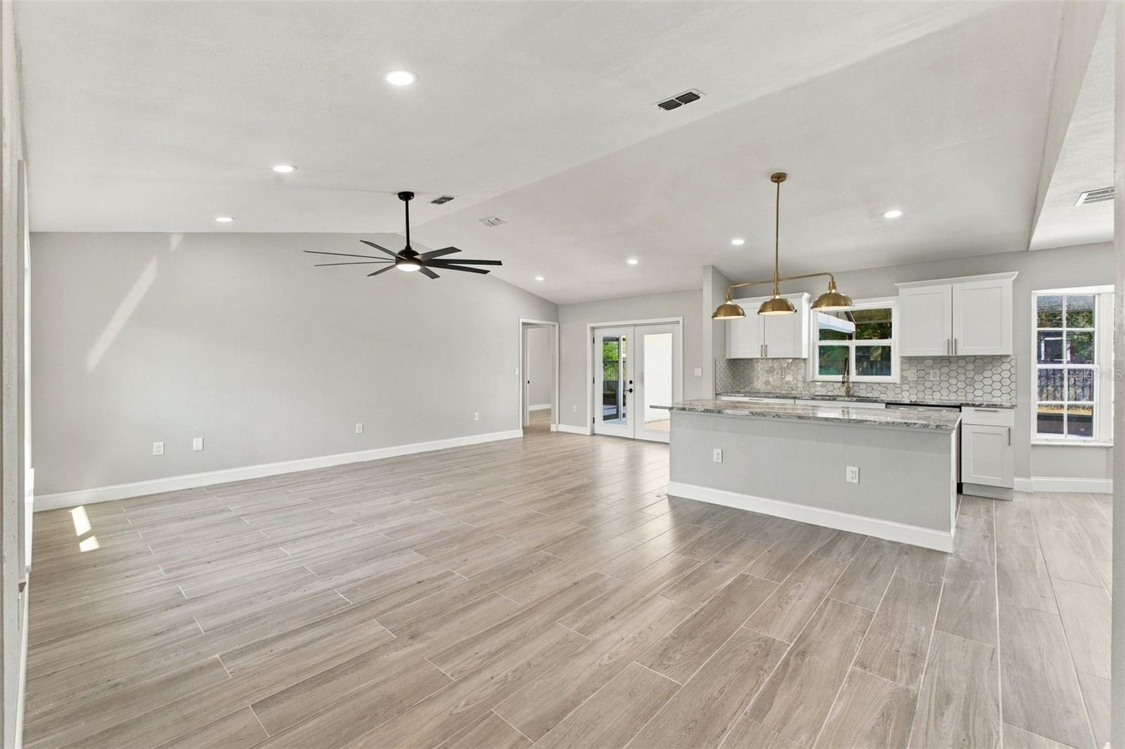11365 RIDDLE DRIVE