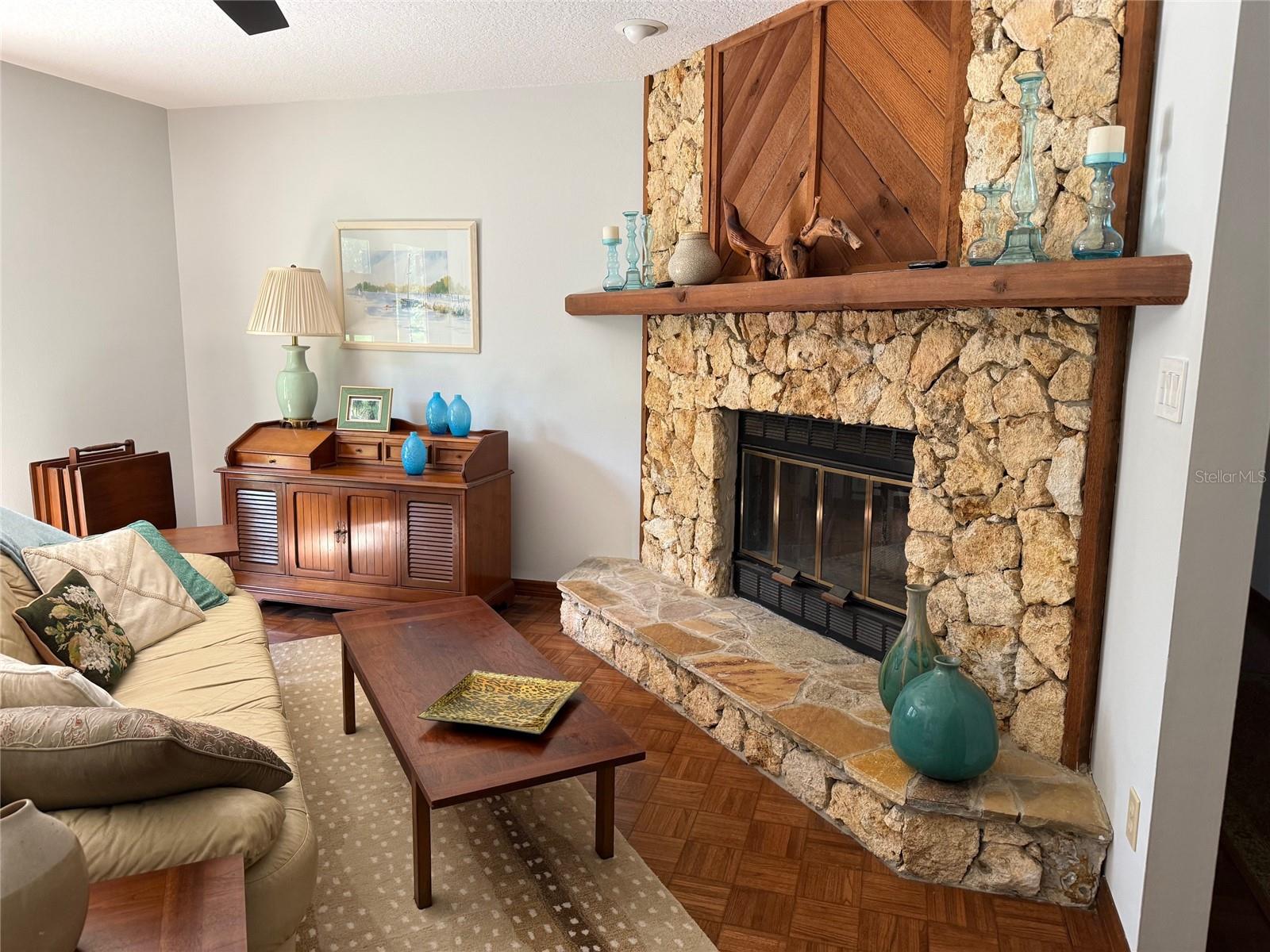 2096 CHINABERRY LANE