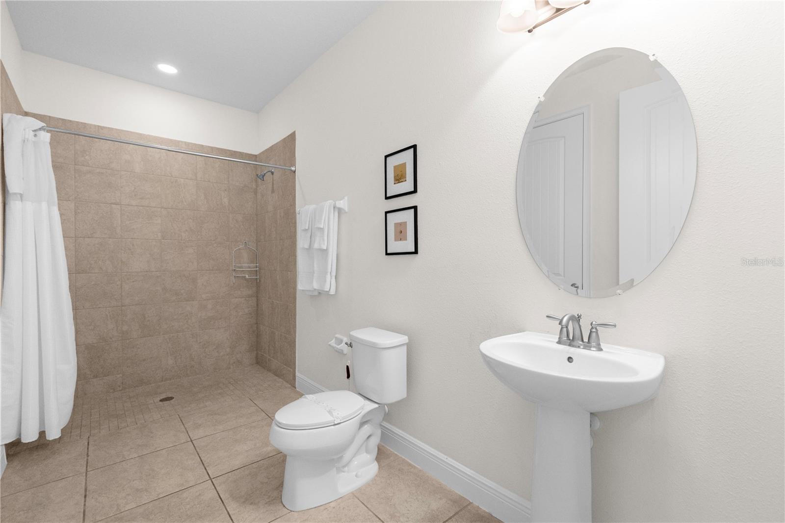 REUNION WEST PH 1 WEST & AMENT CTR RPLT - Residential