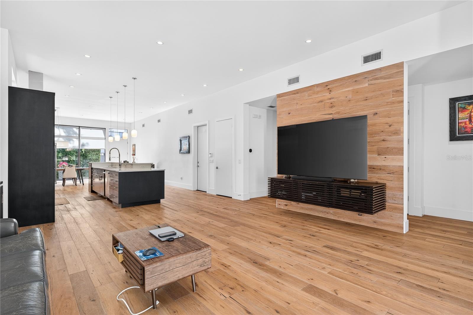 CLOUSERS SUB - Residential