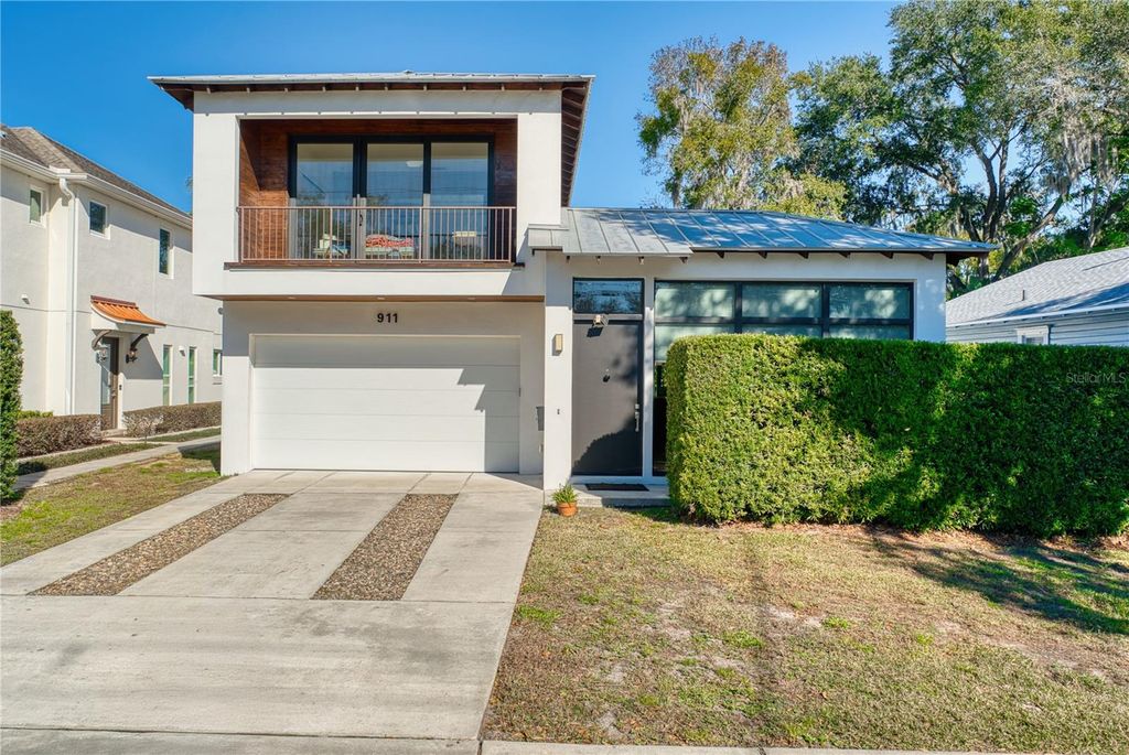 Photo of 911 Golfview Street, Orlando, FL 32804 (MLS # O6375642)