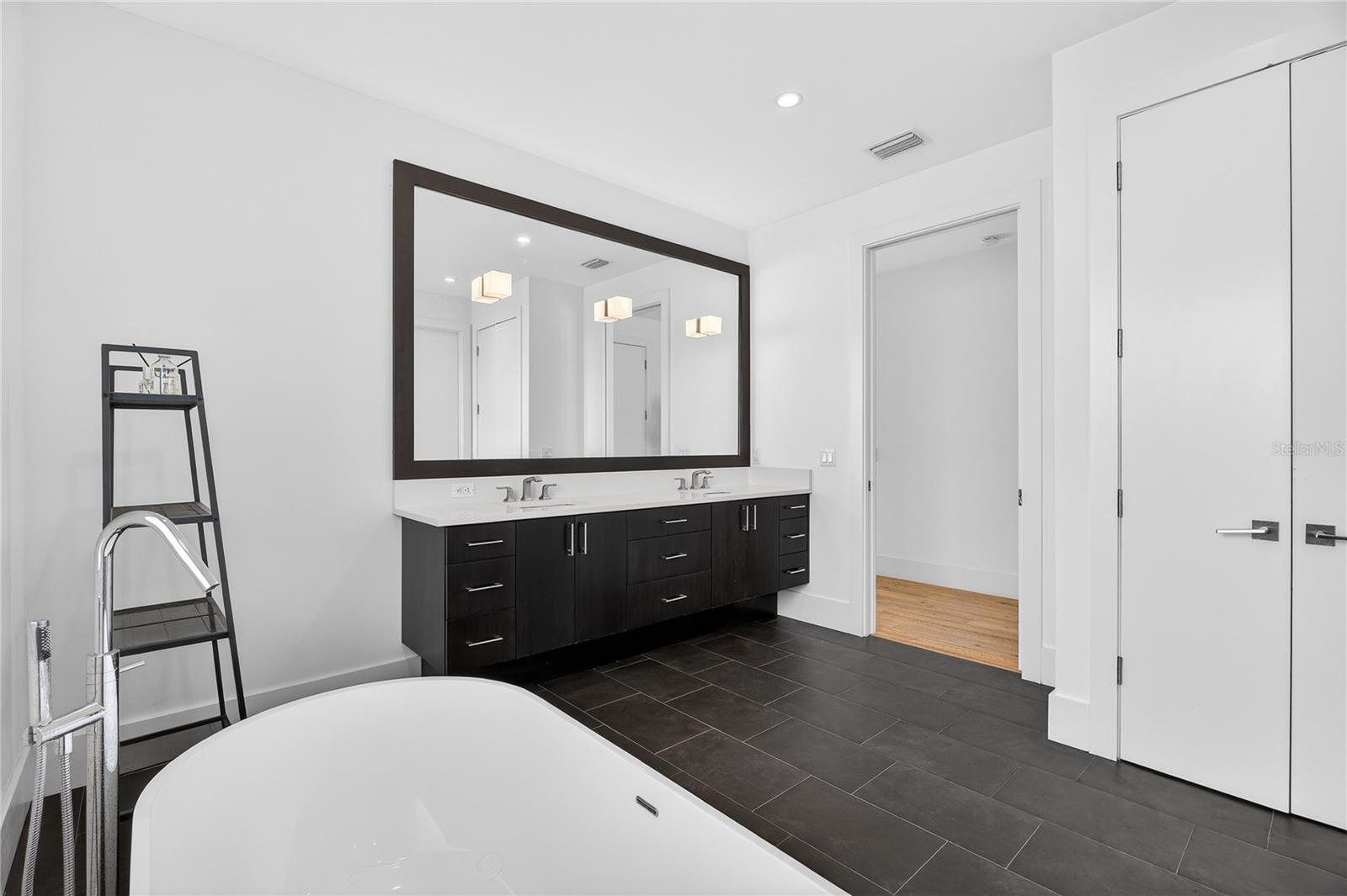 CLOUSERS SUB - Residential