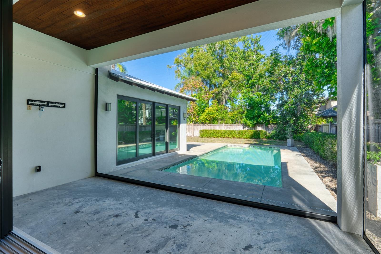 CLOUSERS SUB - Residential