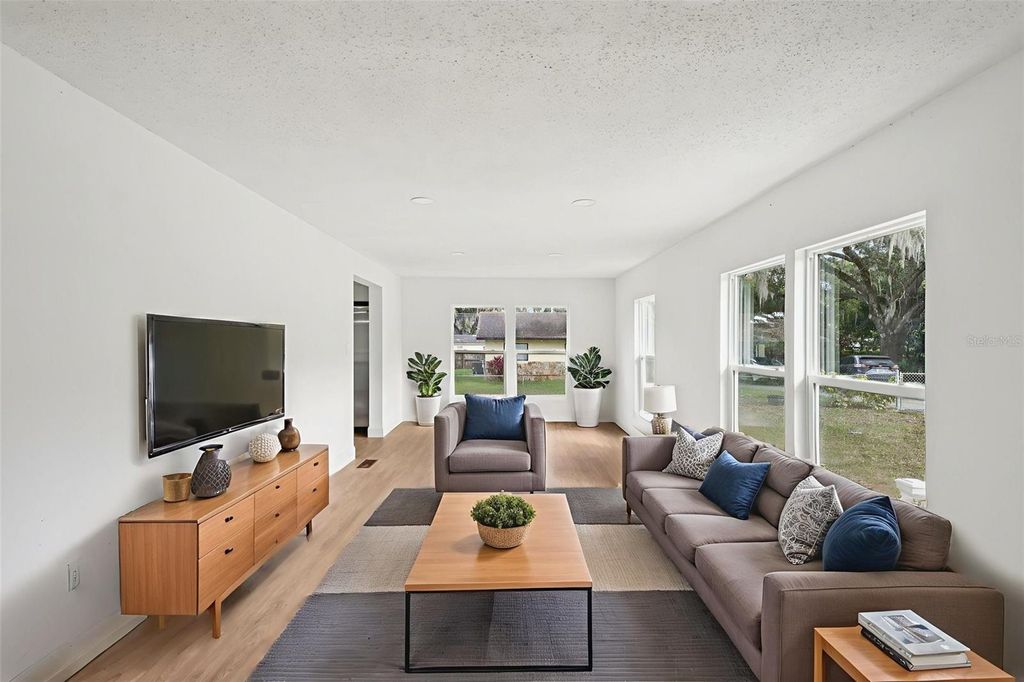 Photo of 1427 Combee Lane, Lakeland, FL 33801 (MLS # L4958610)