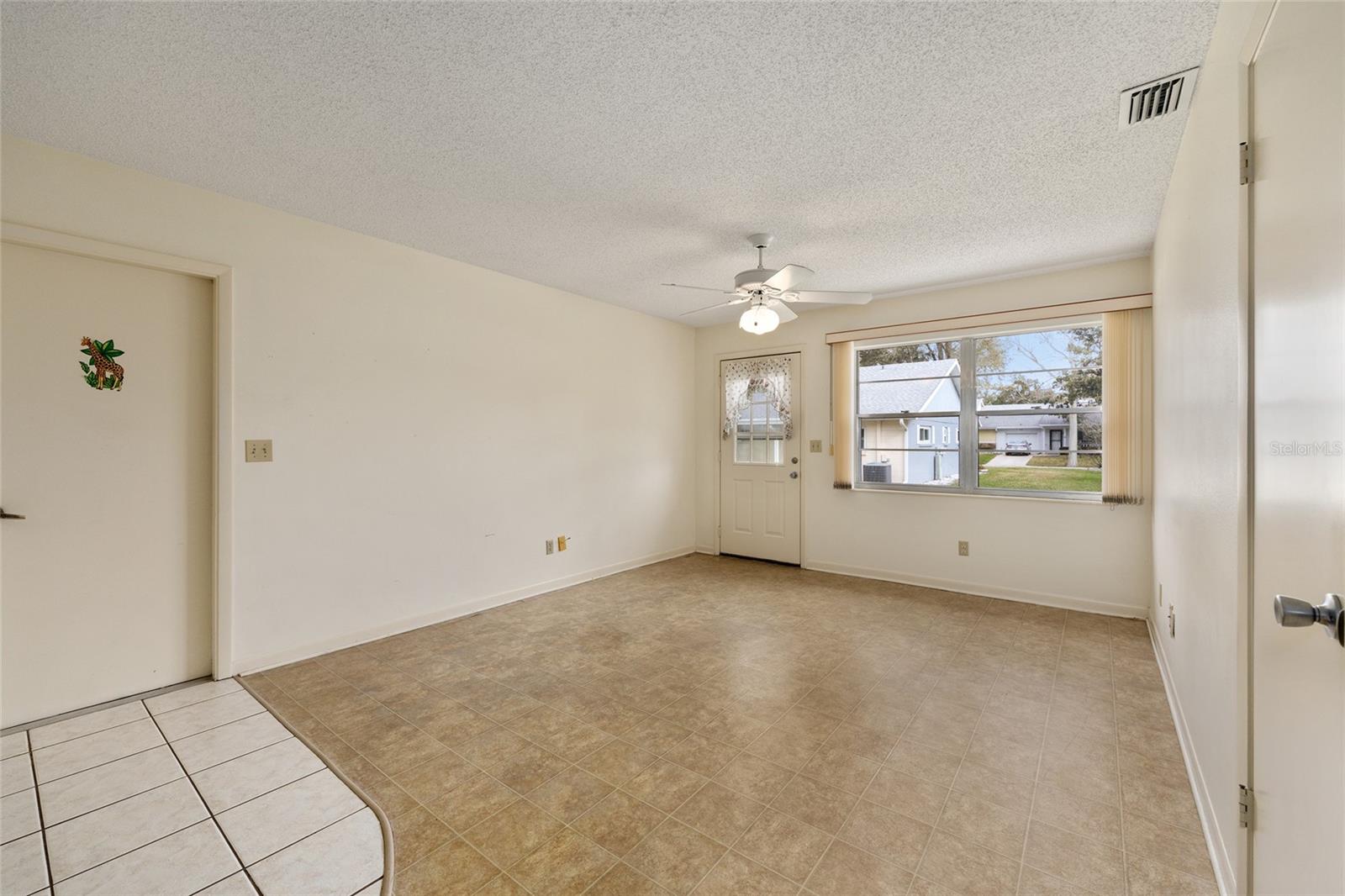 CIRCLE SQUARE WOODS - Residential