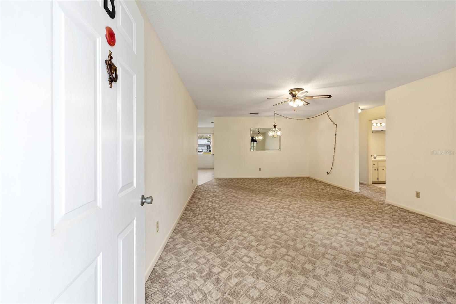 CIRCLE SQUARE WOODS - Residential