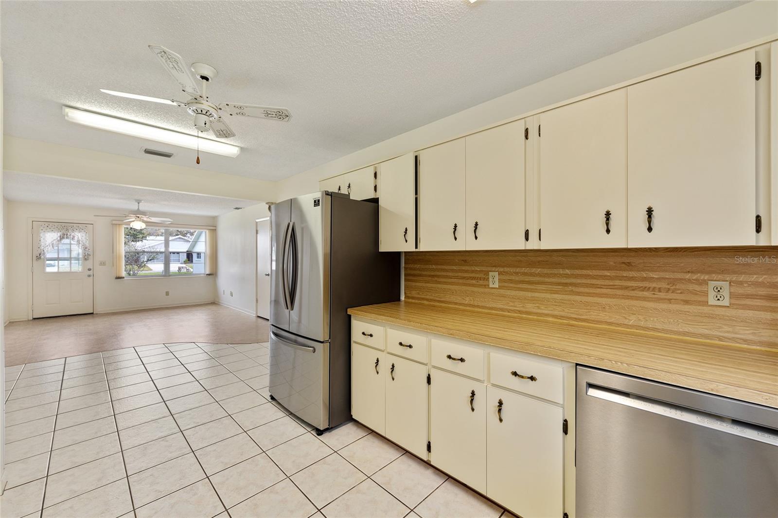 CIRCLE SQUARE WOODS - Residential