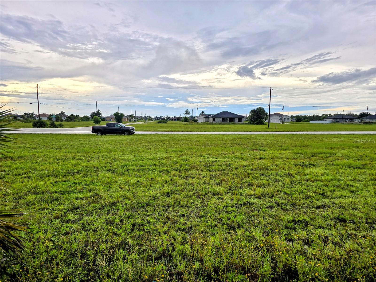 CAPE CORAL - Land